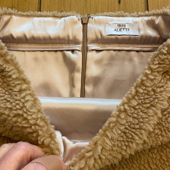 Aliette Women’s Sherpa Faux Fur Mini Skirt Tan Lined New w/o tag size 8 - Picture 7 of 16